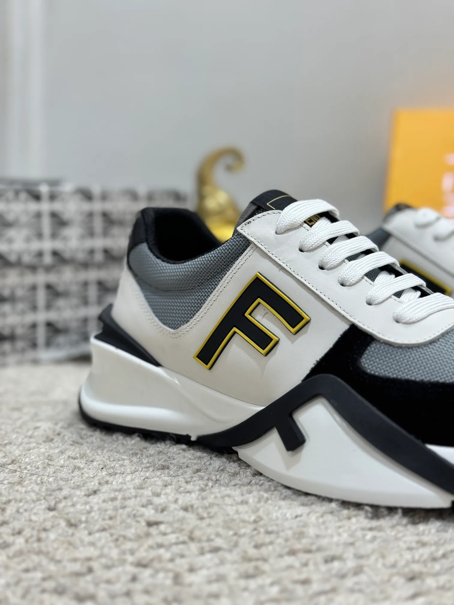 Men's men's shoes 💰520 [New style] 🦥🦥 Original quality - Fendi ◾️▫️F D🆕 Spring and summer new men's slip-on sneakers, with elastic straps, side zippers, and corrugated soles engraved with F. Embossed Fendi Flow lettering on the heel. Mixed material of high-tech fabric and black suede. FF graphic tongue. Ultra-light and wear-resistant EVA sole. Size: 38-44 (45 customized